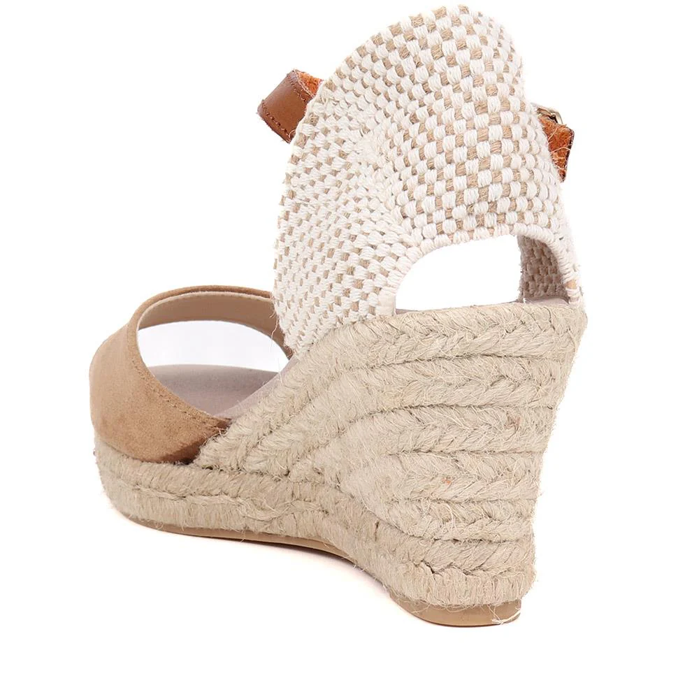 Adjustable Espadrille Sandals - VUL39001 / 326 113 - Camel - Image 3