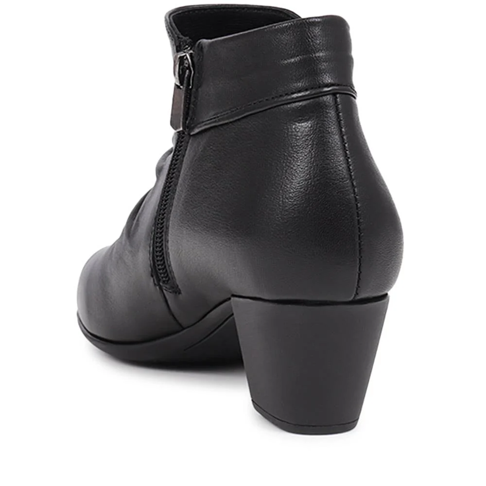 Block-Heeled Ankle Boots - ESFA40003 / 326 242 - Black - Image 3