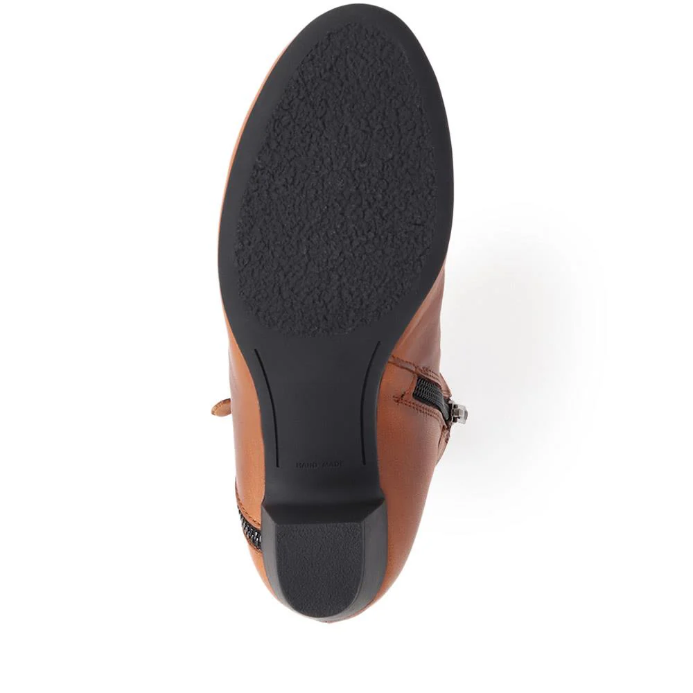 Block-Heeled Ankle Boots - ESFA40003 / 326 242 - Tan - Image 4