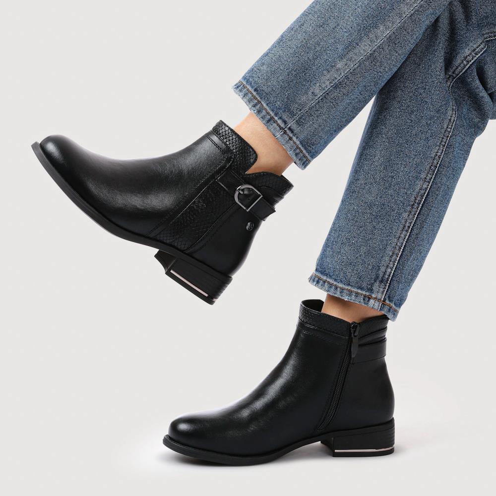 Block Heeled Ankle Boots With Inside Zip - WOIL42017 / 328 000 - Black - Image 5