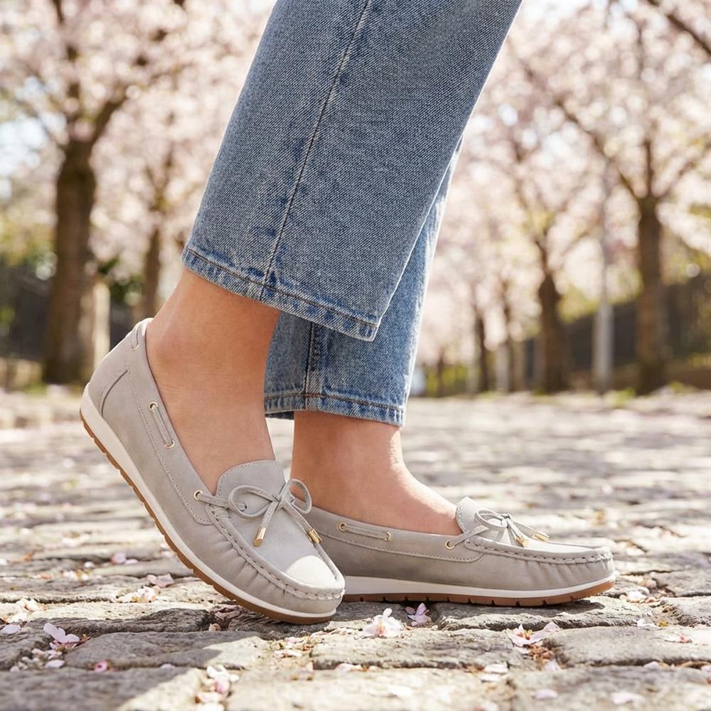 Bow Detailed Moccasins - BAIZH41038 / 327 316 - Light Grey - Image 2