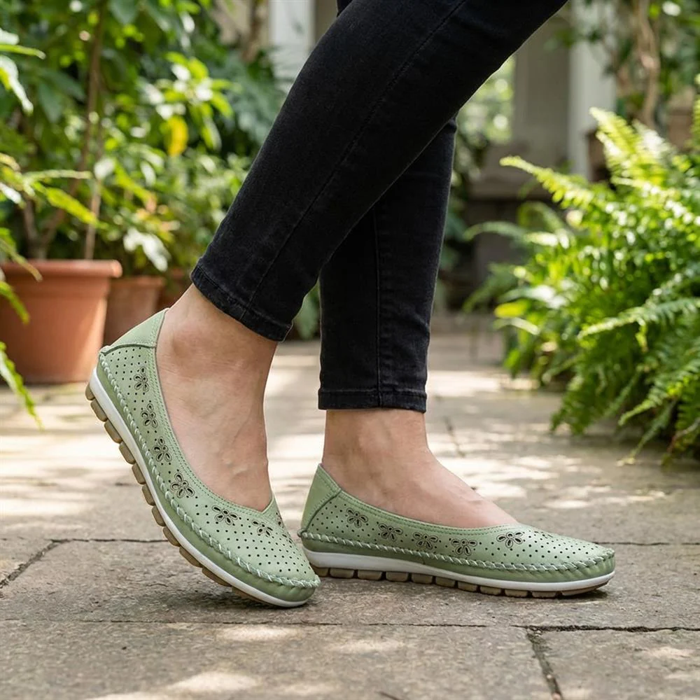 Breathable All Leather Grippy Pumps - SIMIN43001 / 329 020 - Lime - Image 2