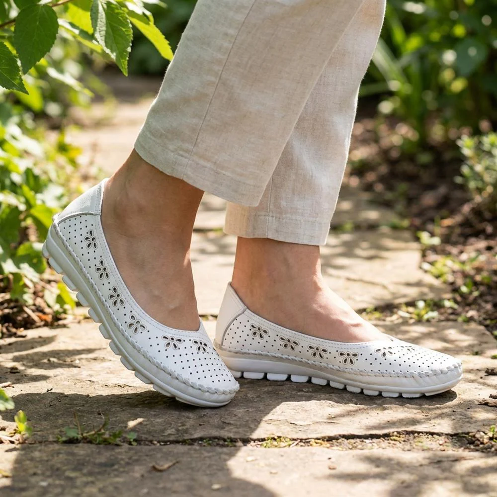 Breathable All Leather Grippy Pumps - SIMIN43001 / 329 020 - White - Image 2