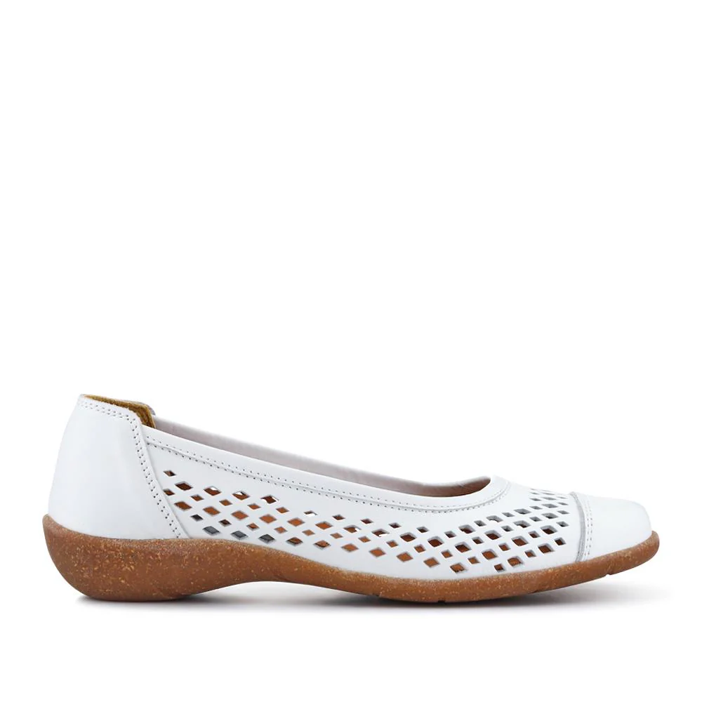 Breathable Leather Pumps - HAK41011 / 327 465 - White - Image 2