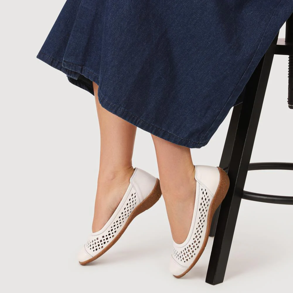 Breathable Leather Pumps - HAK41011 / 327 465 - White - Image 5