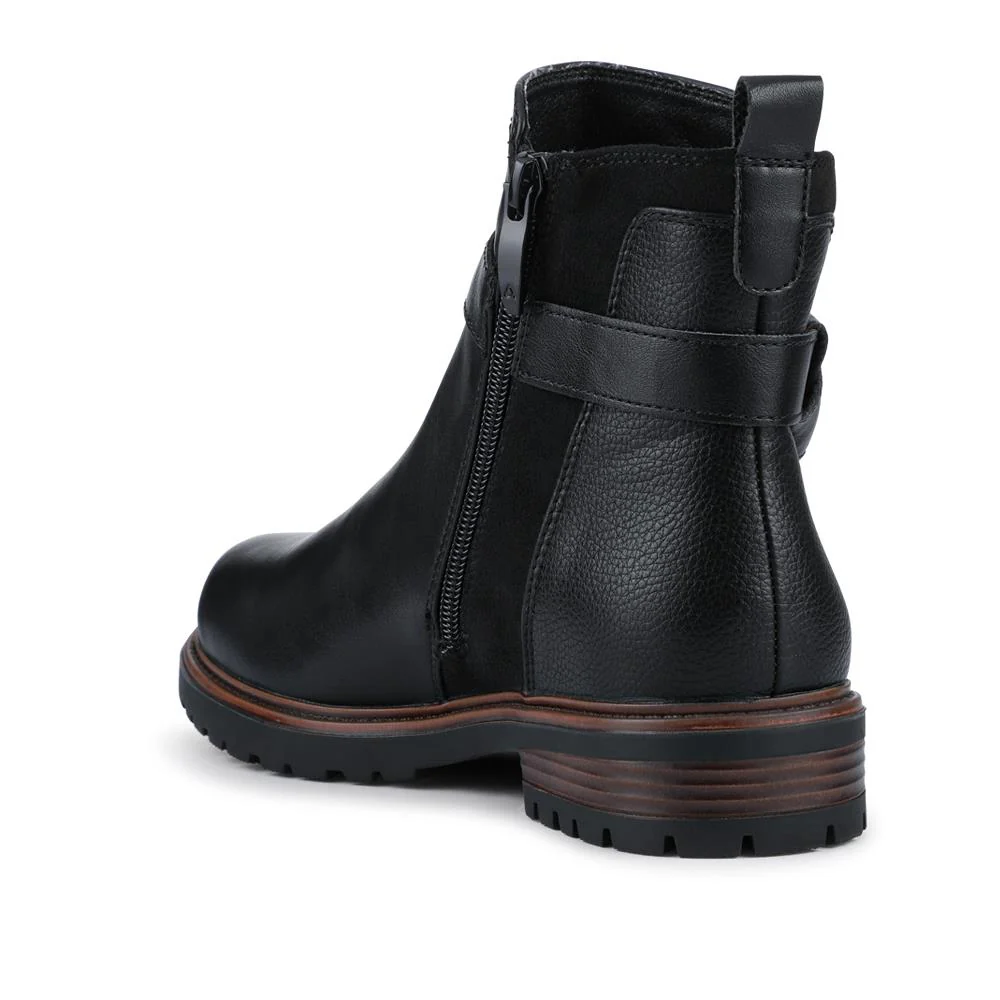 Buckle-Detail Ankle Boots - WOIL40003 / 326 127 - Black - Image 3