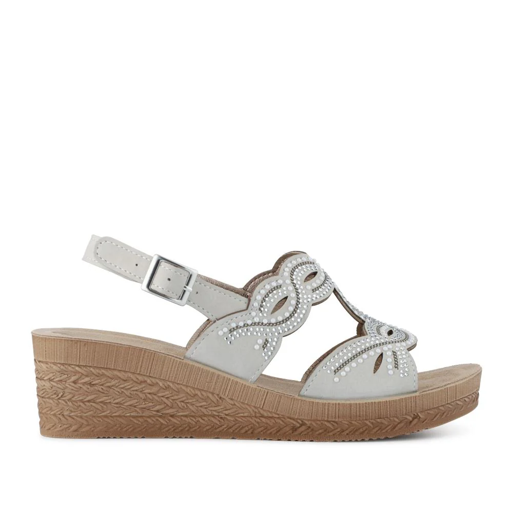 Buckle-Fastening Wedge Sandals - INB41031 / 327 320 - White - Image 2