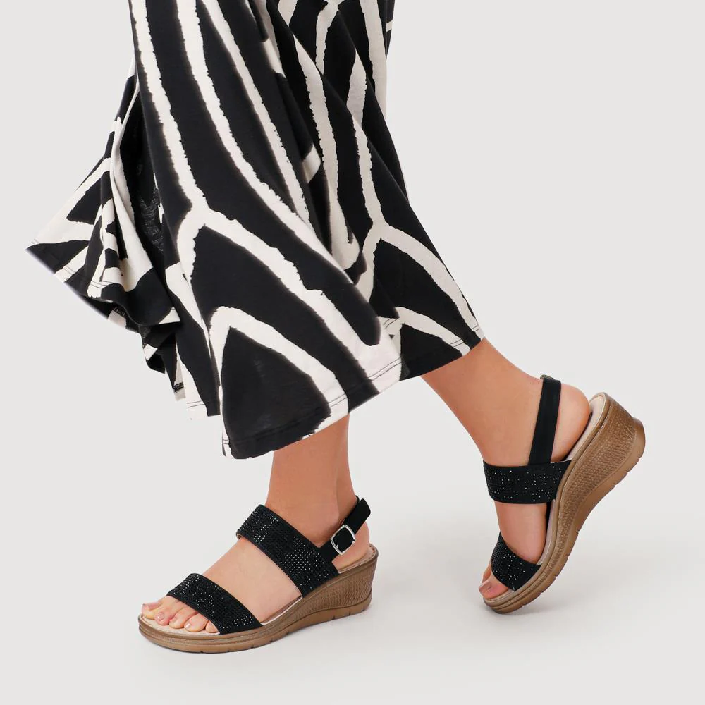 Buckle-Up Wedge Sandals - BAIZH41031 / 327 300 - Black - Image 5