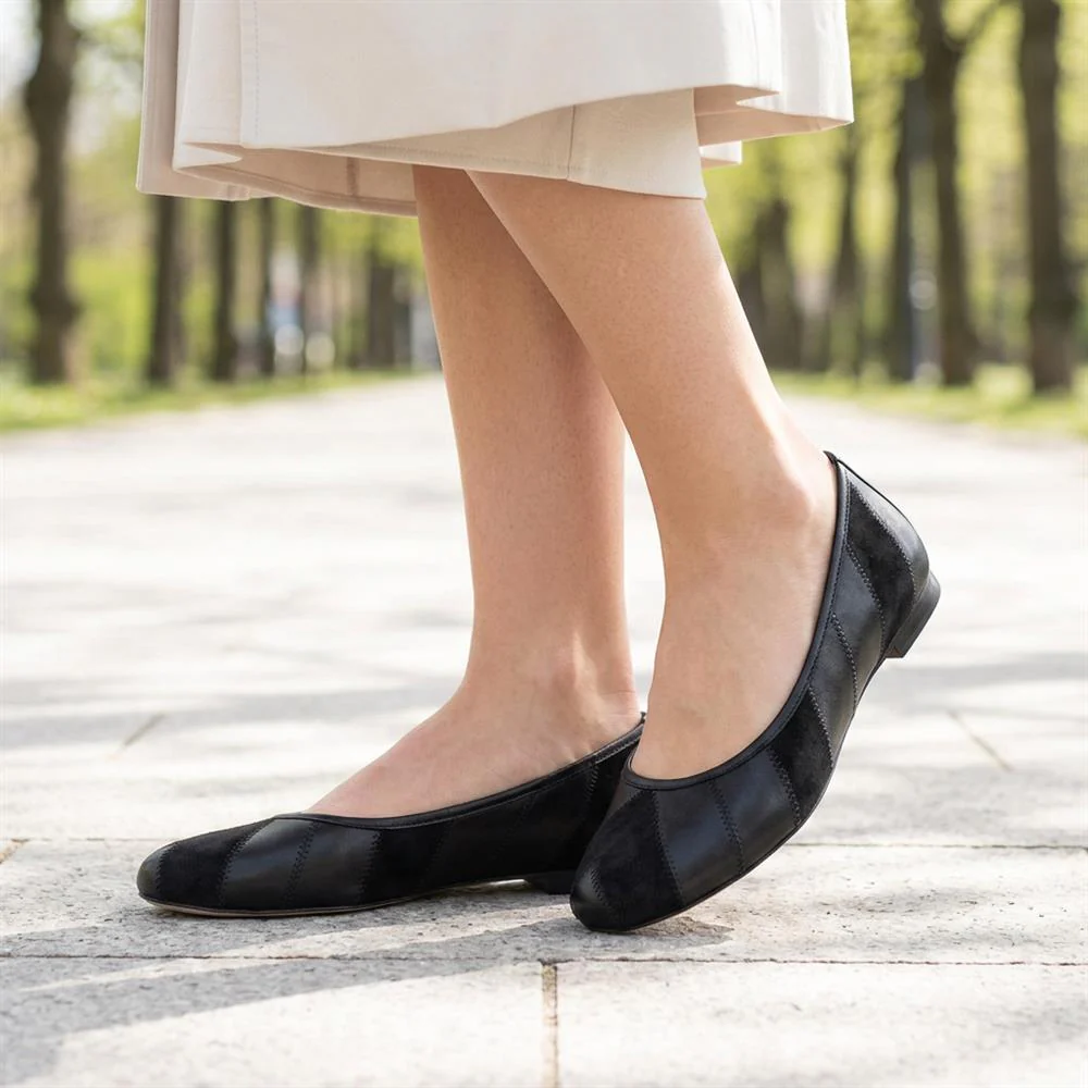 Caprice Leather Ballet Flats - CAPRI43501 / 328 755 - Black - Image 2