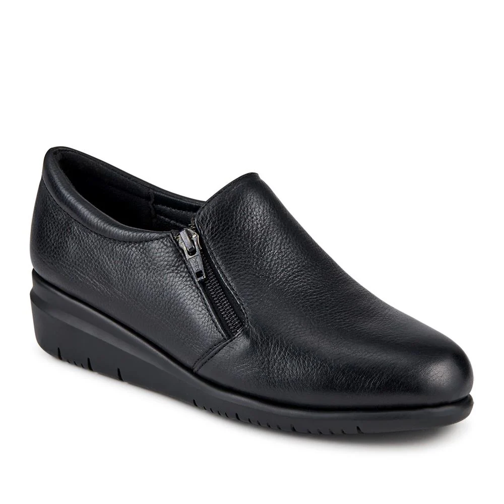 Casual Leather Slip-On Shoes - SERVI42000 / 328 003