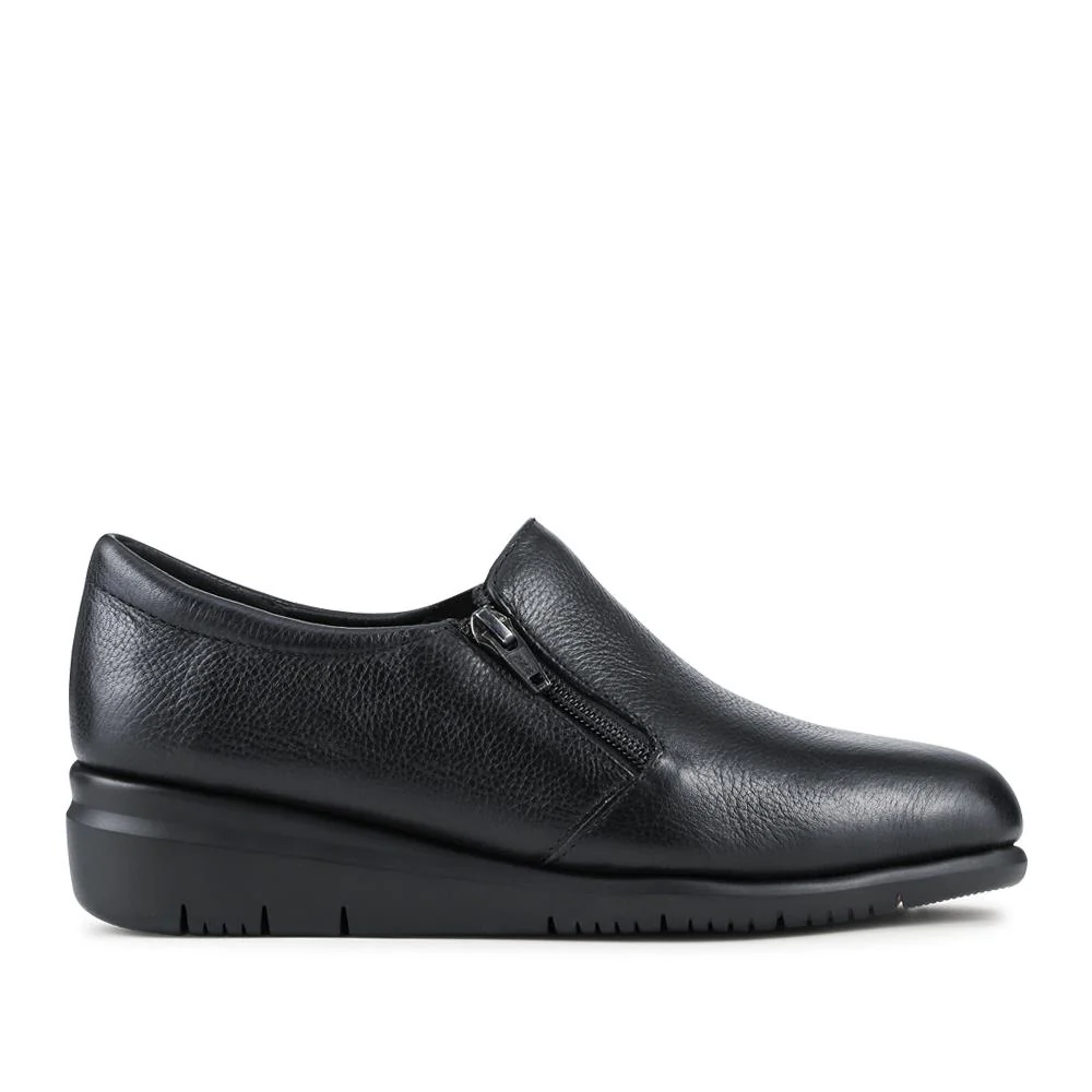 Casual Leather Slip-On Shoes - SERVI42000 / 328 003 - Black - Image 2