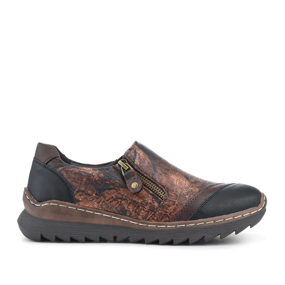 Casual Slip-On Shoes - PINYI41000 / 327 080 - Brown Croc - Image 2