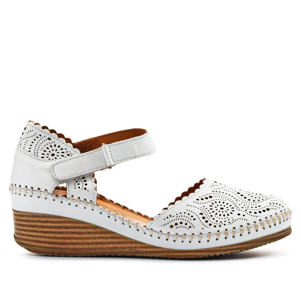 Casual Leather Touch Fasten Mary Janes - METIN41008 / 327 207 - White - Image 3