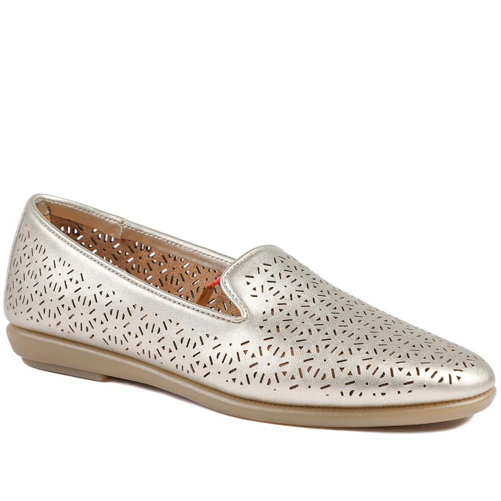 Chic Stitch & Turn Slip On Shoes - UPSKY43004 / 329 002
