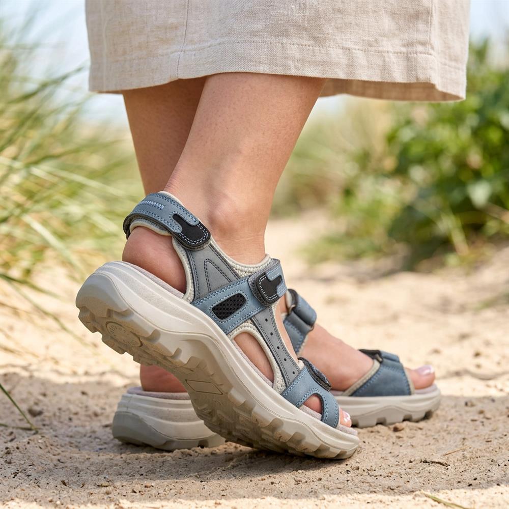 Chunky Dual Touch-Fasten Sandals - DDIN41001 / 327 252 - Light Blue - Image 2