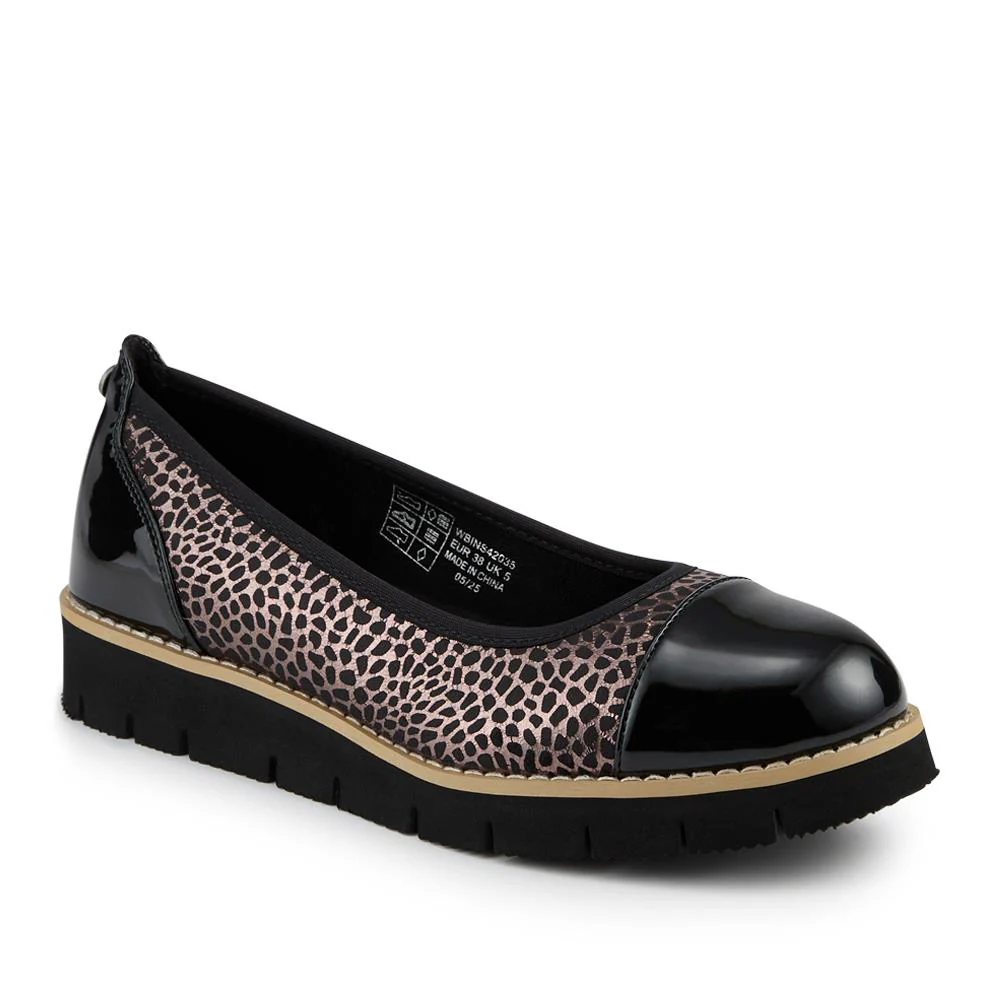Chunky Platform Pumps With Cushioned Insole - WBINS42035 / 327 791