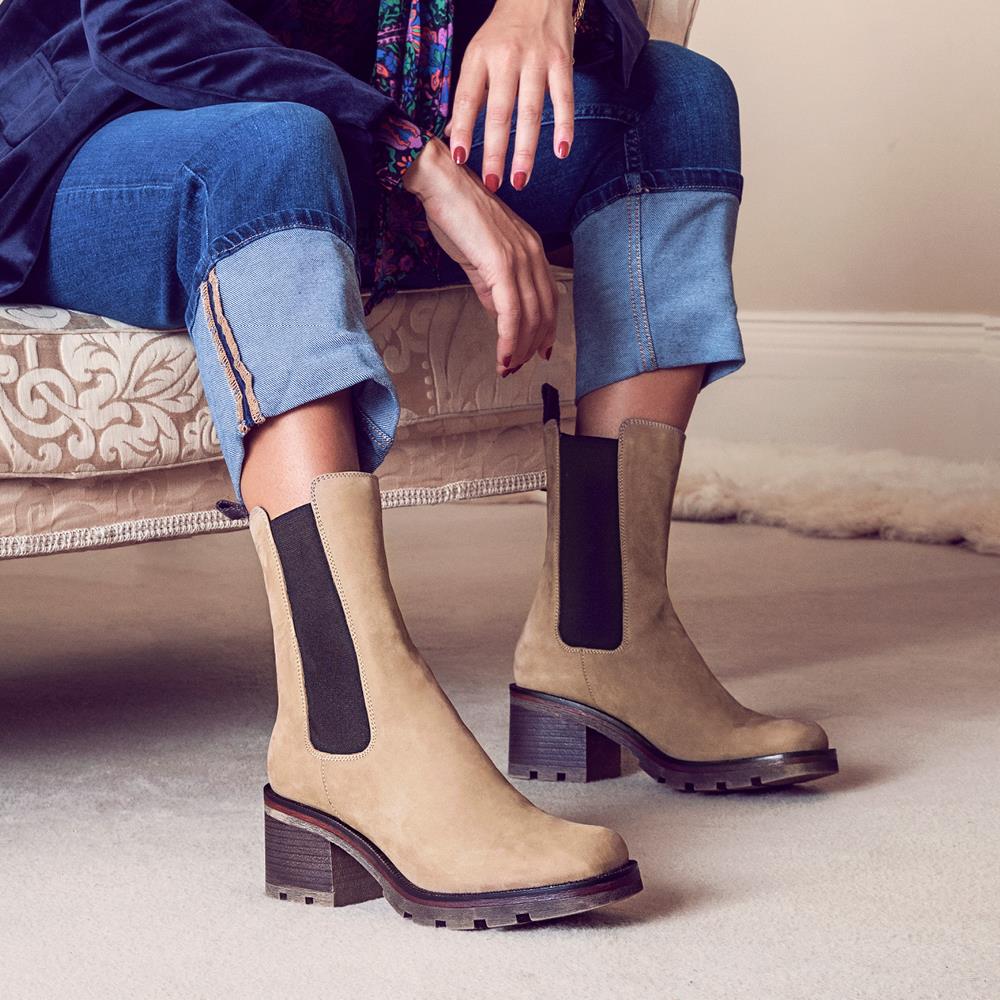 Clemenzia Block Heeled Chelsea Boots - CLEMENZIA / 320 555 - Beige Nubuck - Image 5