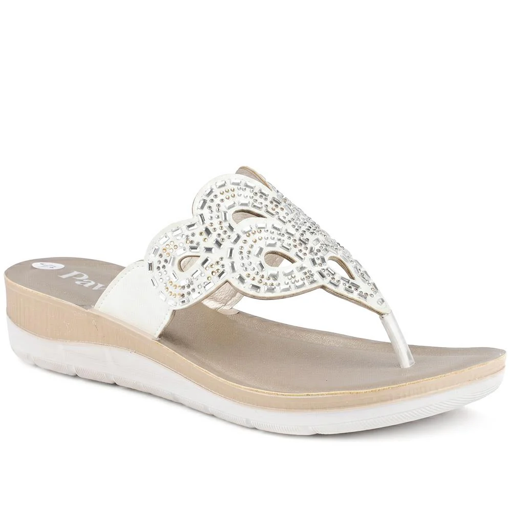 Diamante Cushioned Toe Post Sandals - INB43023 / 329 243 - White