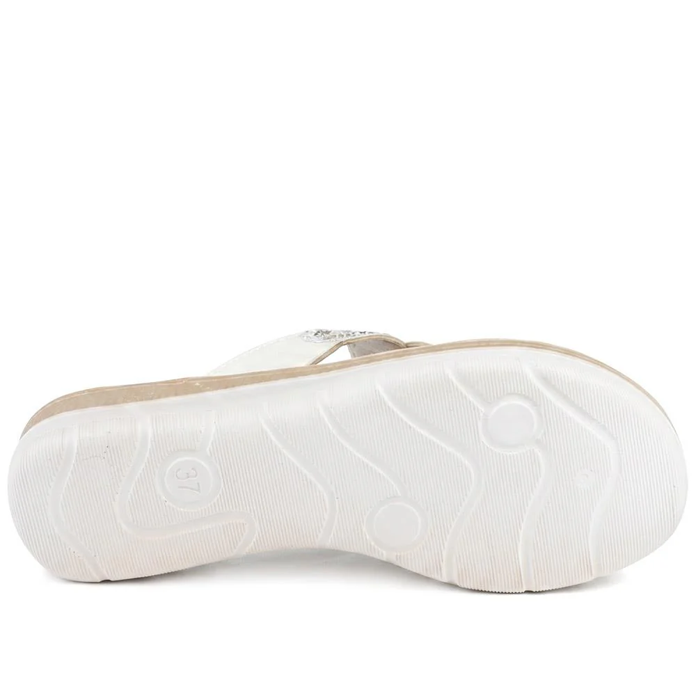 Diamante Cushioned Toe Post Sandals - INB43023 / 329 243 - White - Image 5