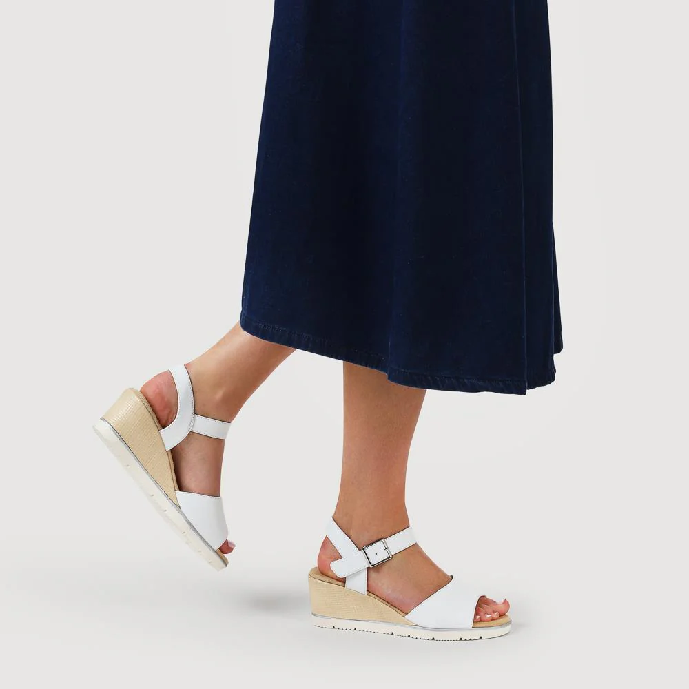 Elasticated Casual Sandals - WBINS41038 / 327 221 - White - Image 5