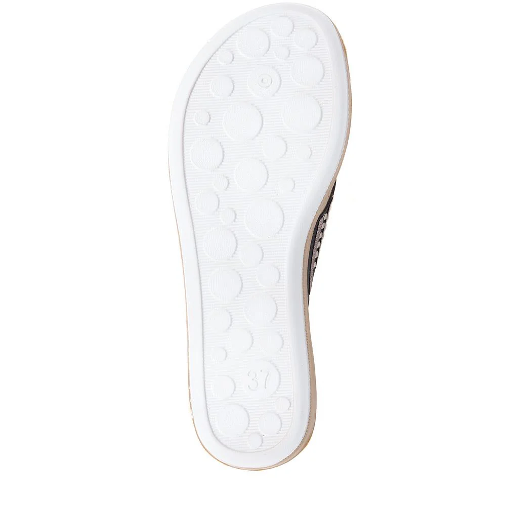 Embellished Platform Toe Post Sandals - INB35003 / 321 609 - Black - Image 5