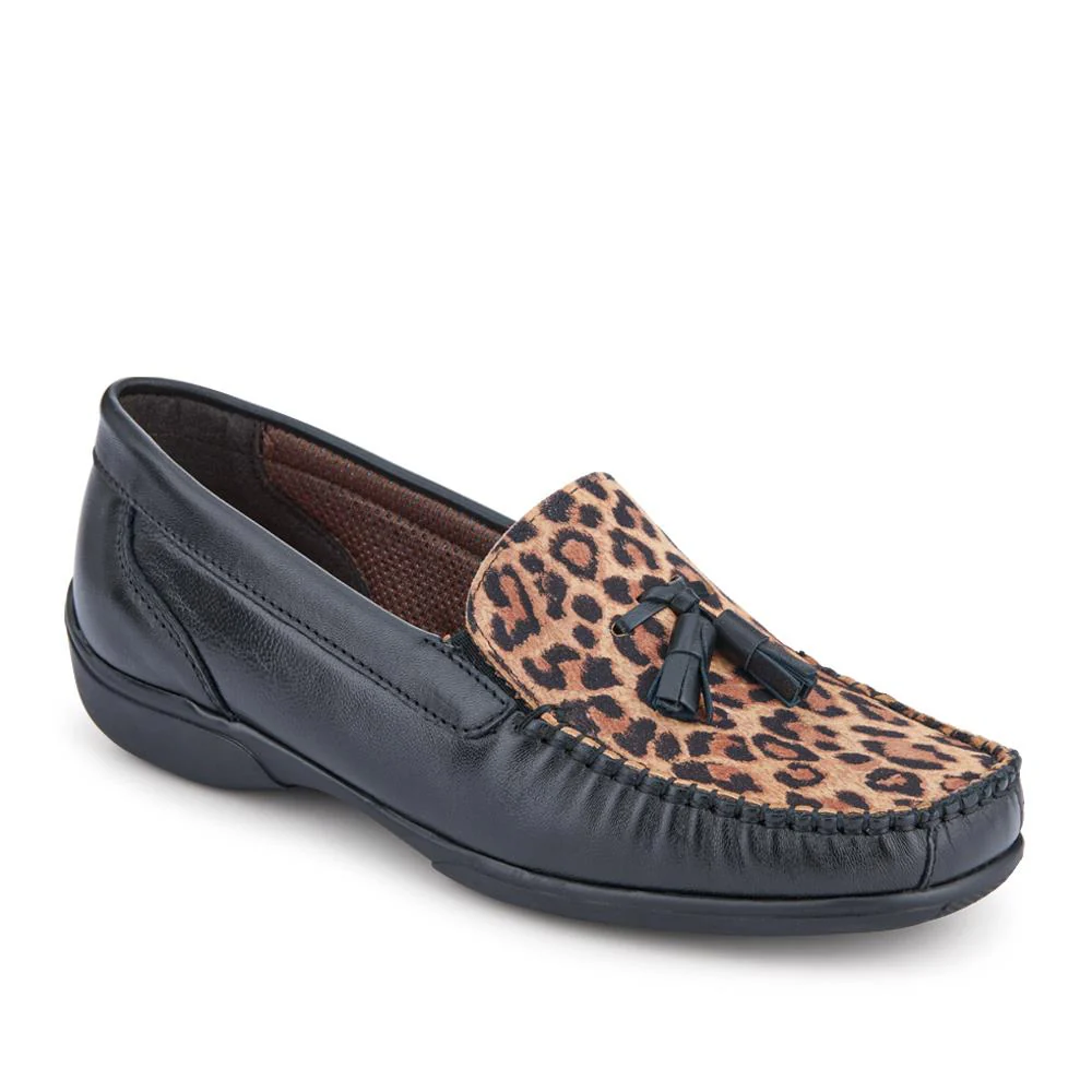 Embroided Panel Leather Loafers - CONT39001 / 325 241
