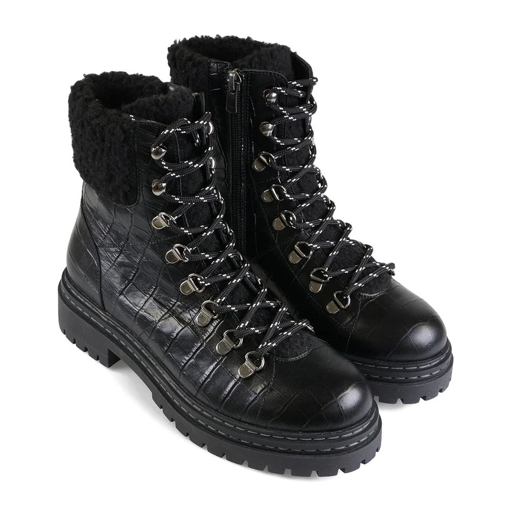 Essential Comfort Boots EE Fit - ARLO
