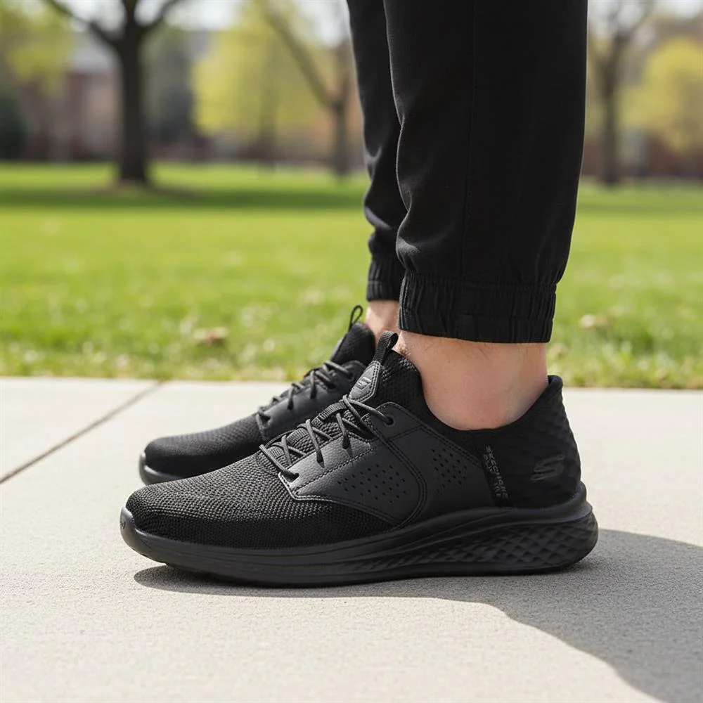 Skechers Relaxed Fit®: Slade Caster Trainers - SKE43505 / 328 709 - Black - Image 2