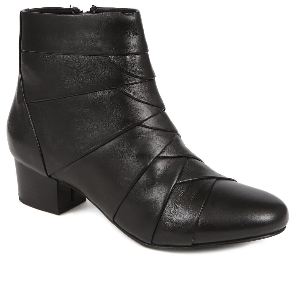 Everyday Leather Ankle Boots - MAGNU38003 / 324 540 - Image 2