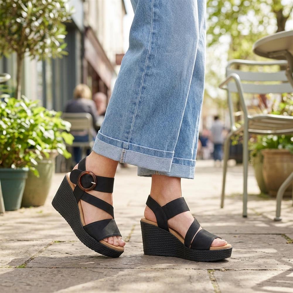 Fashionable Woven Wedge Heel Sandals - WBINS43050 / 329 120 - Black - Image 2