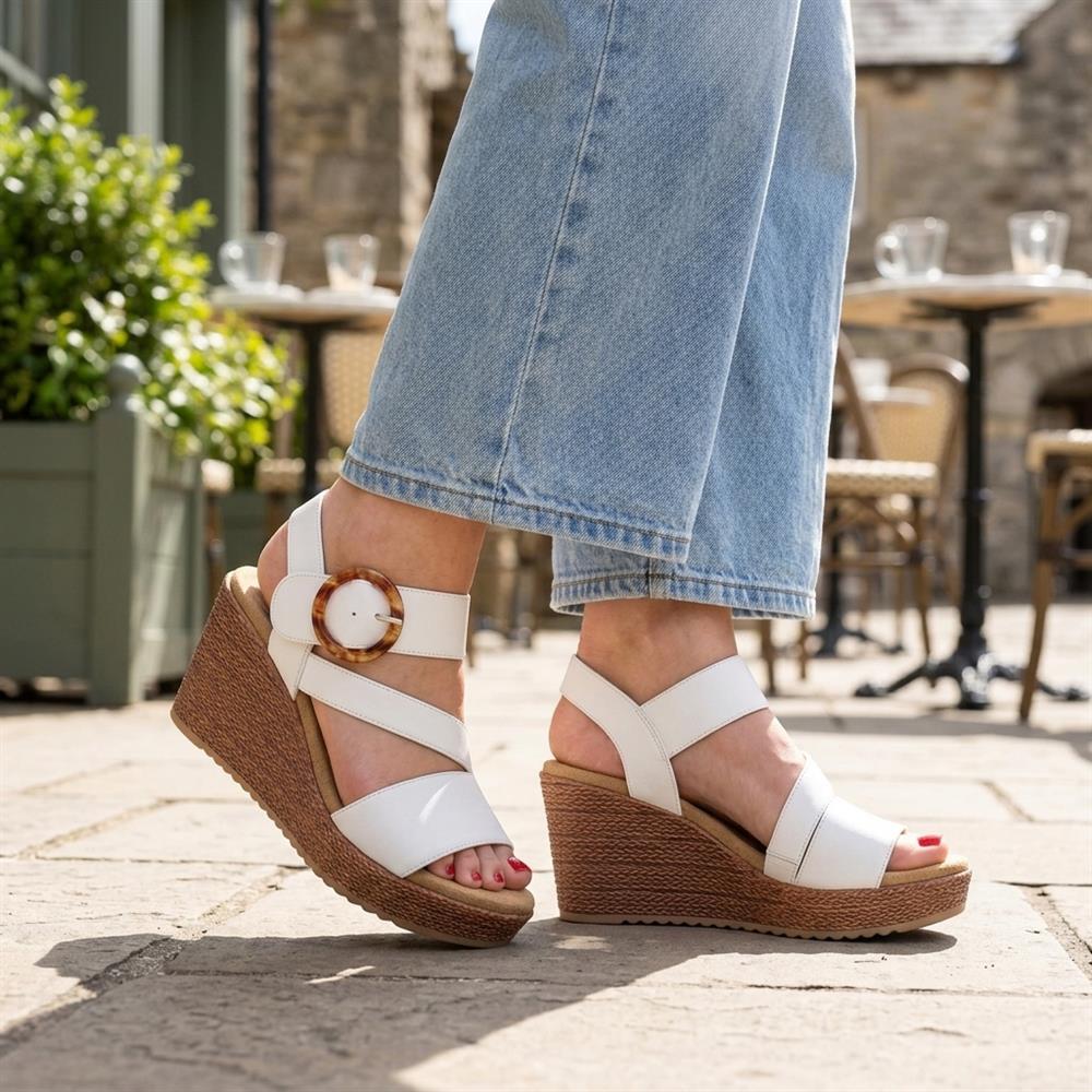 Fashionable Woven Wedge Heel Sandals - WBINS43050 / 329 120 - White - Image 2