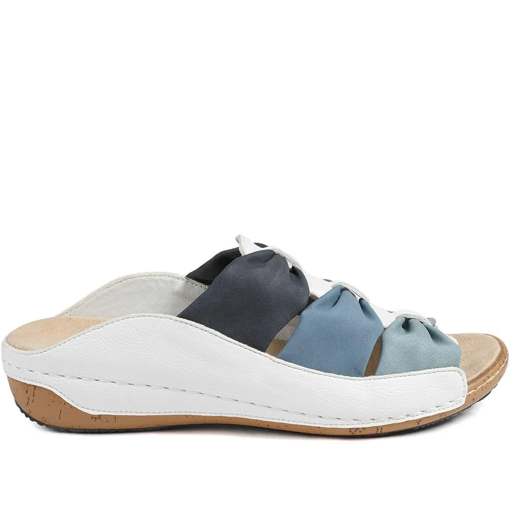 Flexible Triple Bow Cushioned Sandals - WBINS43014 / 329 090 - Navy - White - Image 2