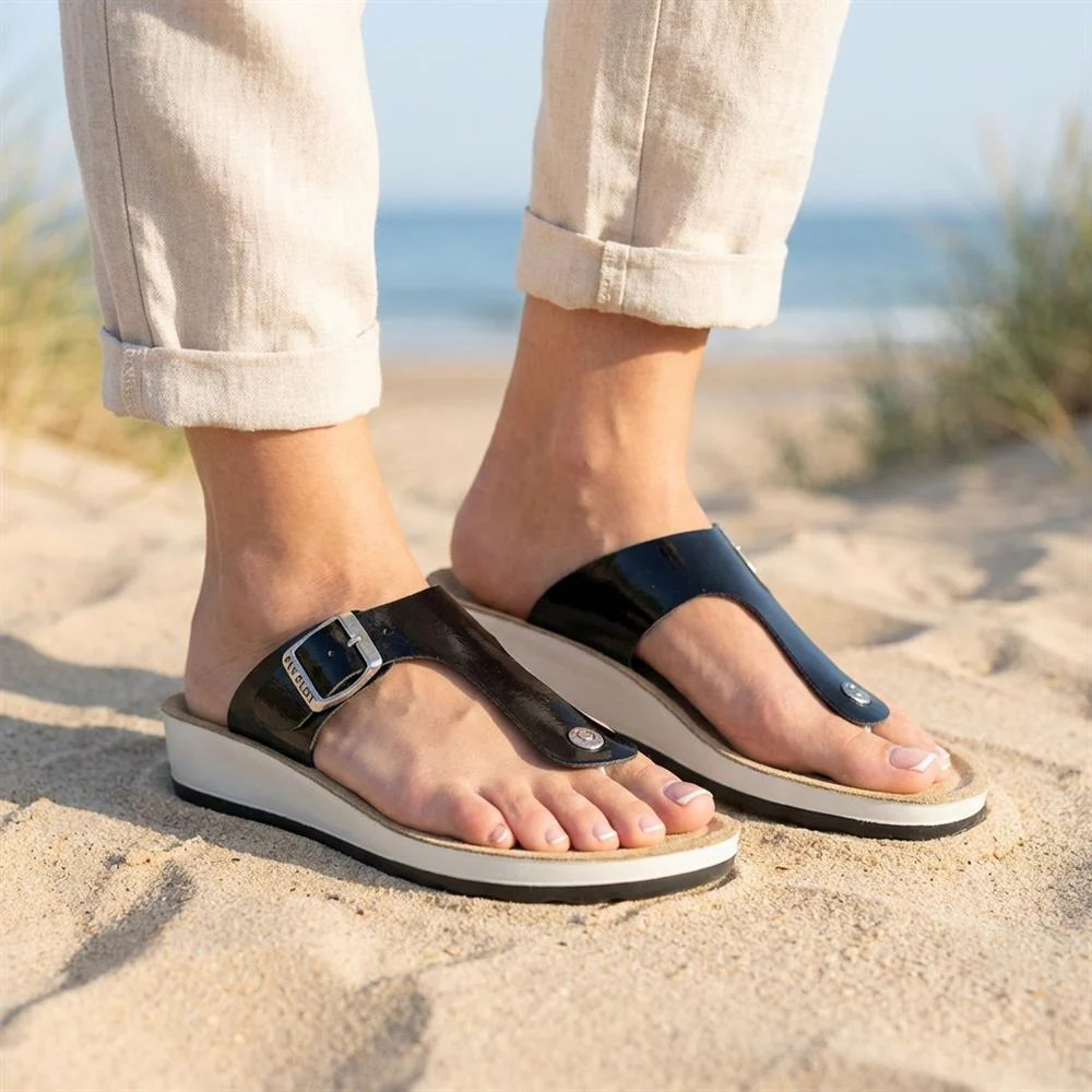 FlyFlot Toe Post Sandals - FLY37045 / 323 200 - Black Patent - Image 2