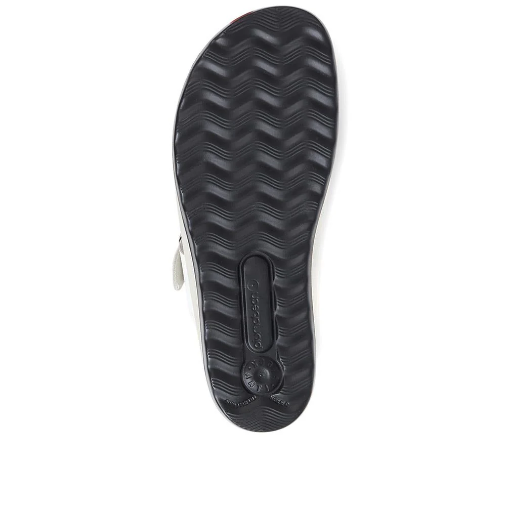 FlyFlot Toe Post Sandals - FLY37045 / 323 200 - White - Image 6