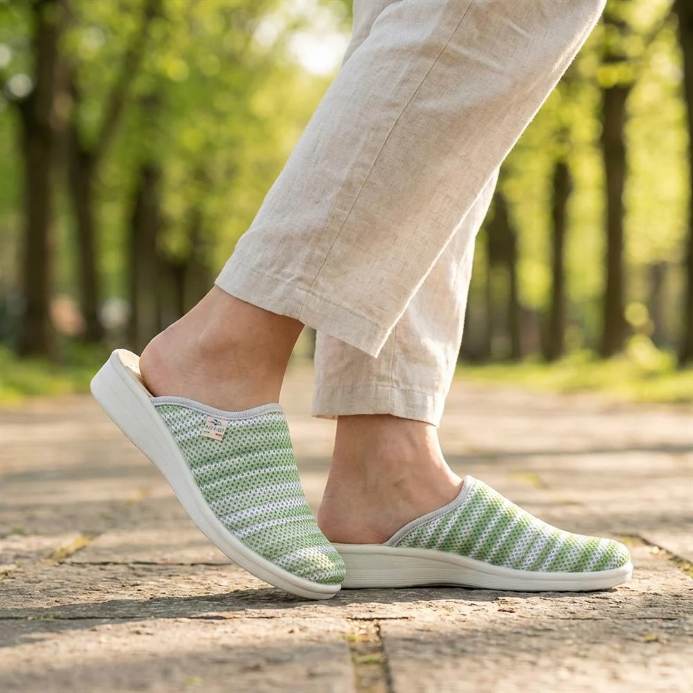 FlyFlot Wide Fit Anatomic Clogs - FLY35039 / 321 254 - Green - Image 2