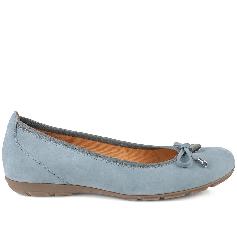 Gabor All Leather Pumps With Bow Detail - GABC44506 / 330 271 - Denim - Image 3