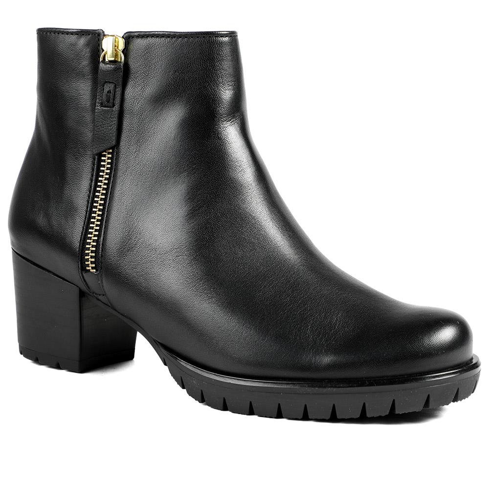 Gabor Leather Zip Up Ankle Boots - GAB42033 / 329 521