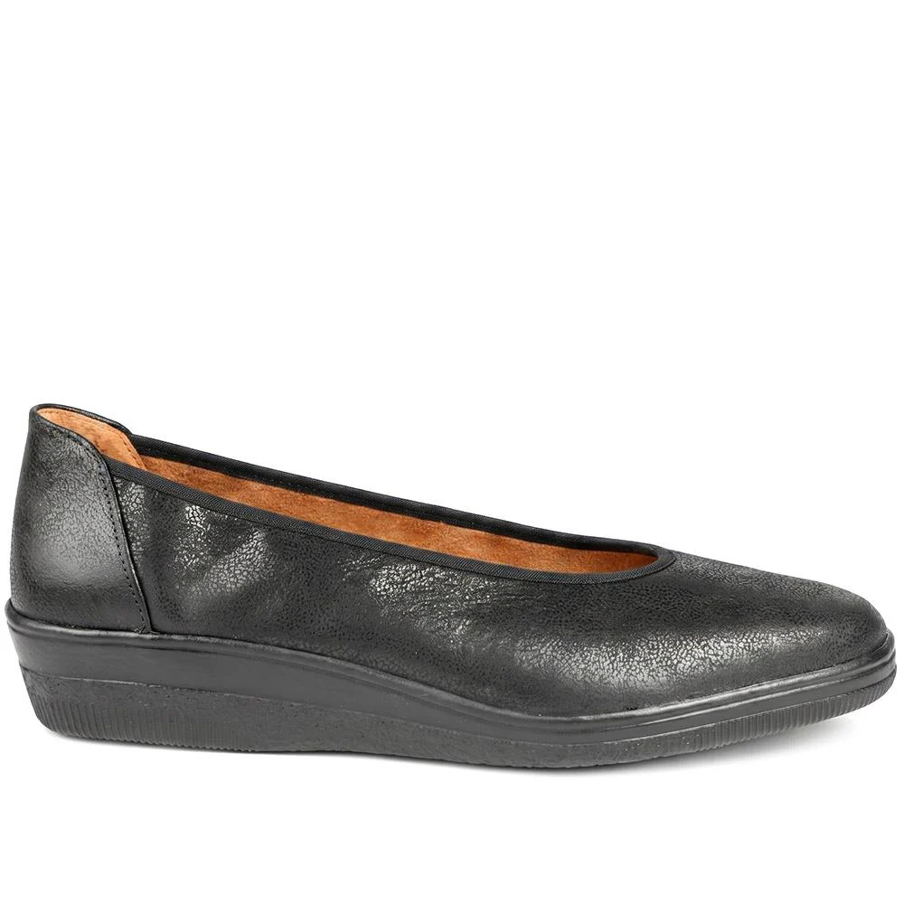 Gabor Wide Fit Leather Chunky Sole Pumps - GABC44510 / 330 265 - Black Croc - Image 2