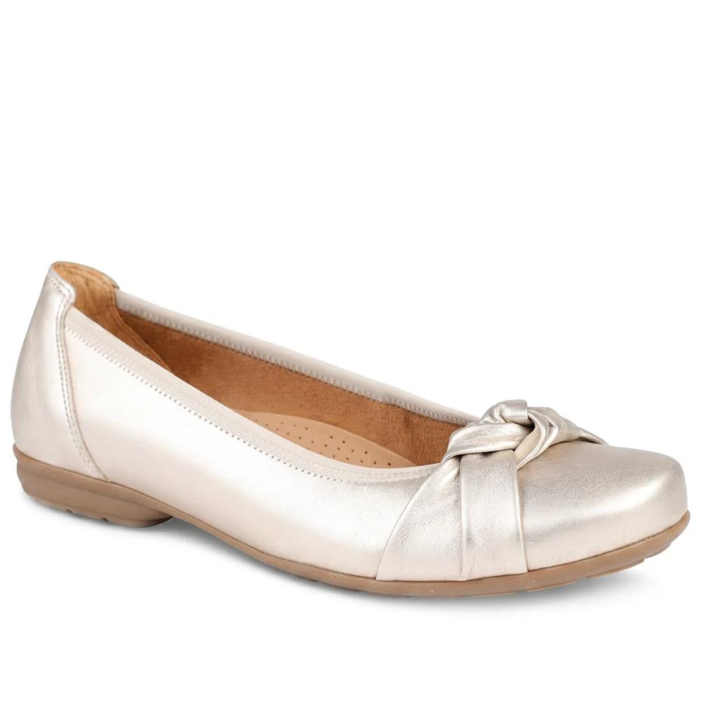 Gabor Wide Fit Leather Heeled Pumps - GABC44509 / 330 264