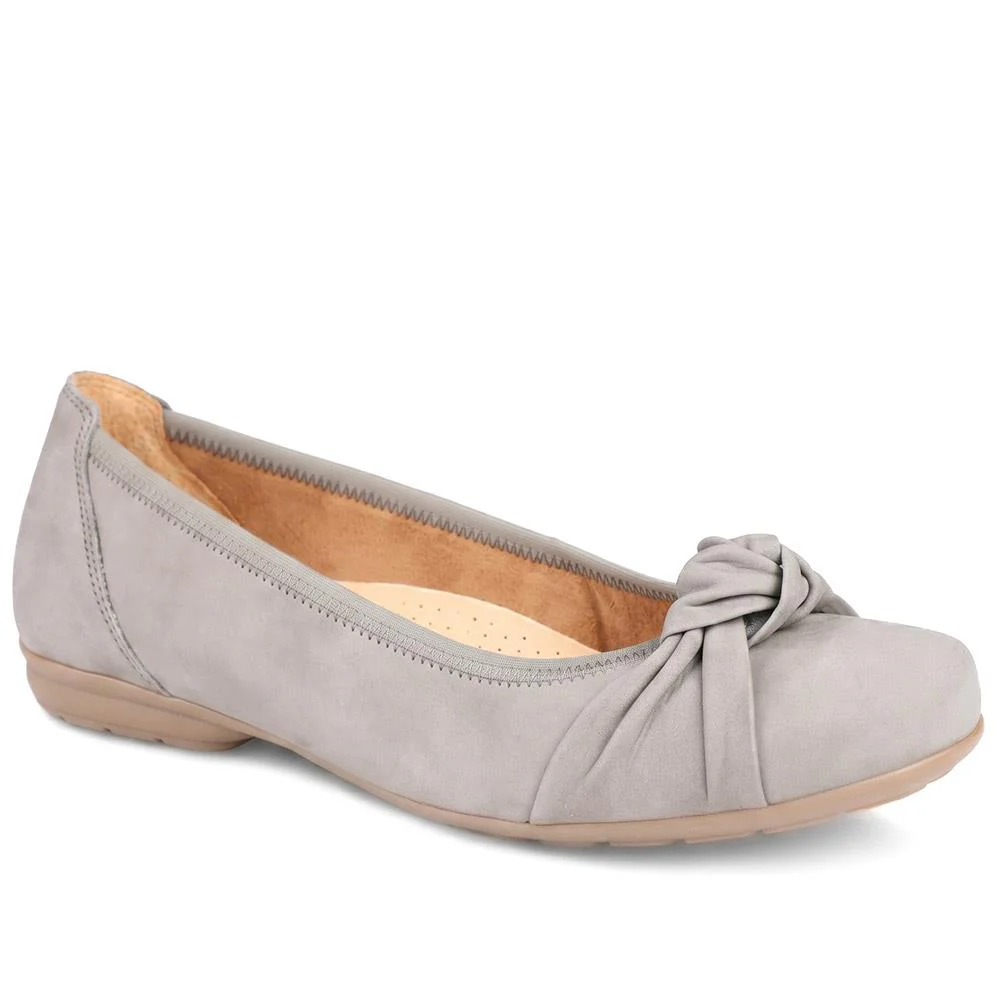 Gabor Wide Fit Leather Heeled Pumps - GABC44509 / 330 264 - Image 2