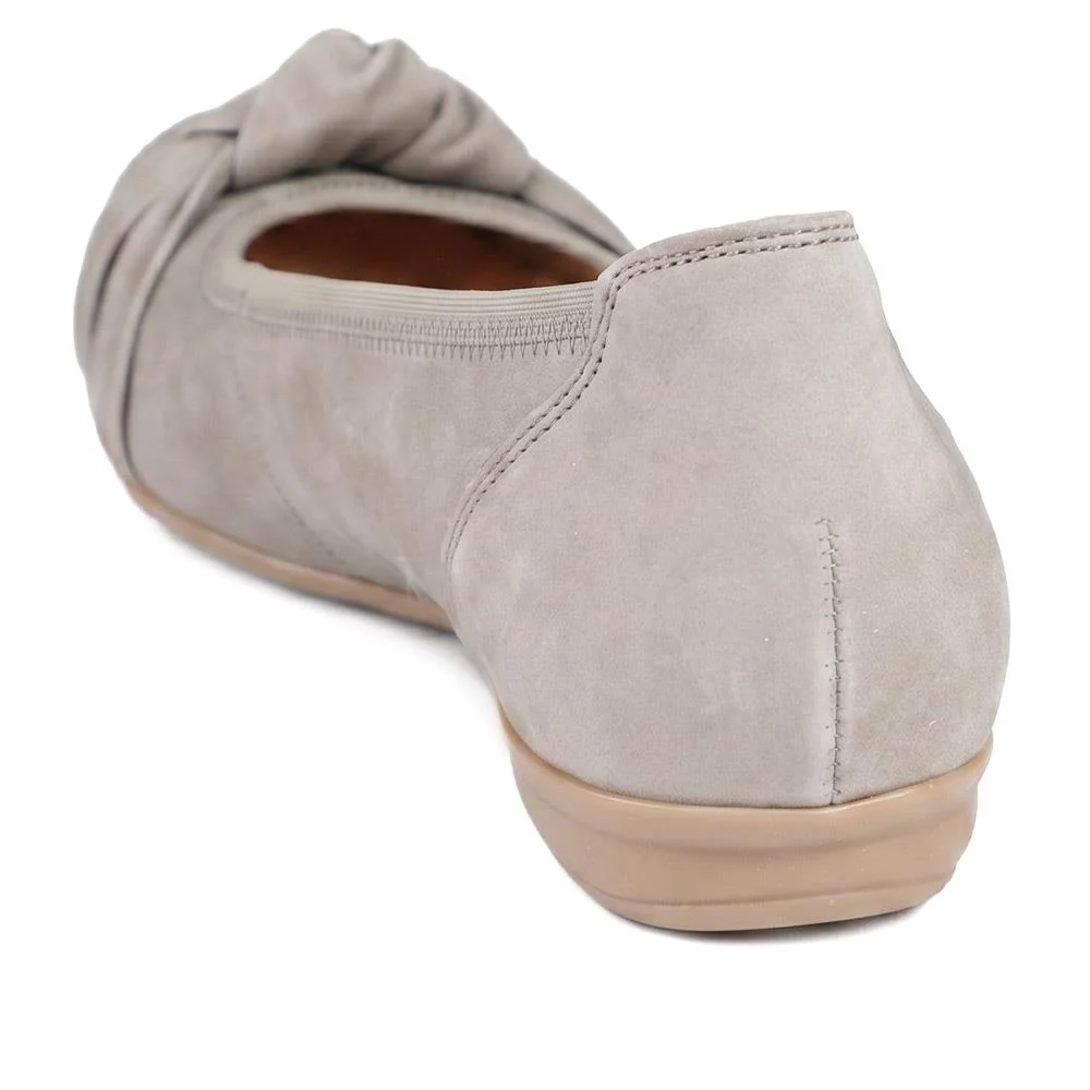 Gabor Wide Fit Leather Heeled Pumps - GABC44509 / 330 264 - Taupe - Image 3