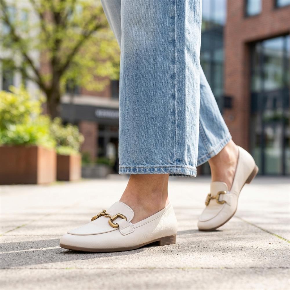 Gabor Wide Fit Leather Loafers With Chrome Snaffle - GABC44519 / 330 320 - White - Image 2