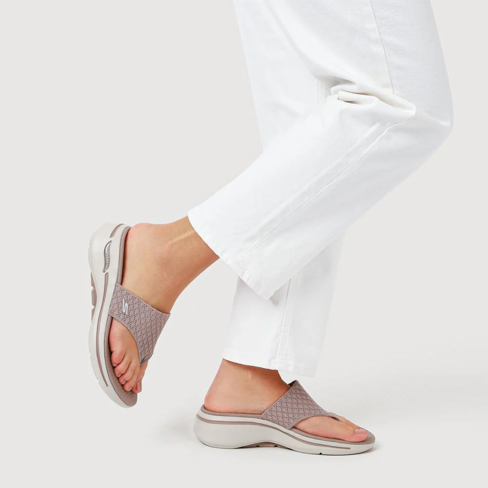 Go Walk Arch Fit Sandals - SKE41080 / 326 801 - Brown - Image 5