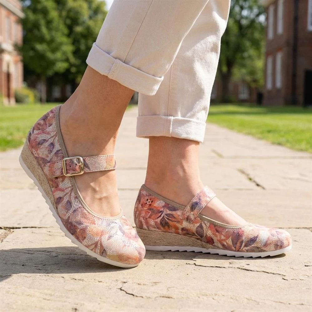 Grippy Adjustable Fasten Mary Janes - WOIL43001 / 328 882 - Pink Floral - Image 2