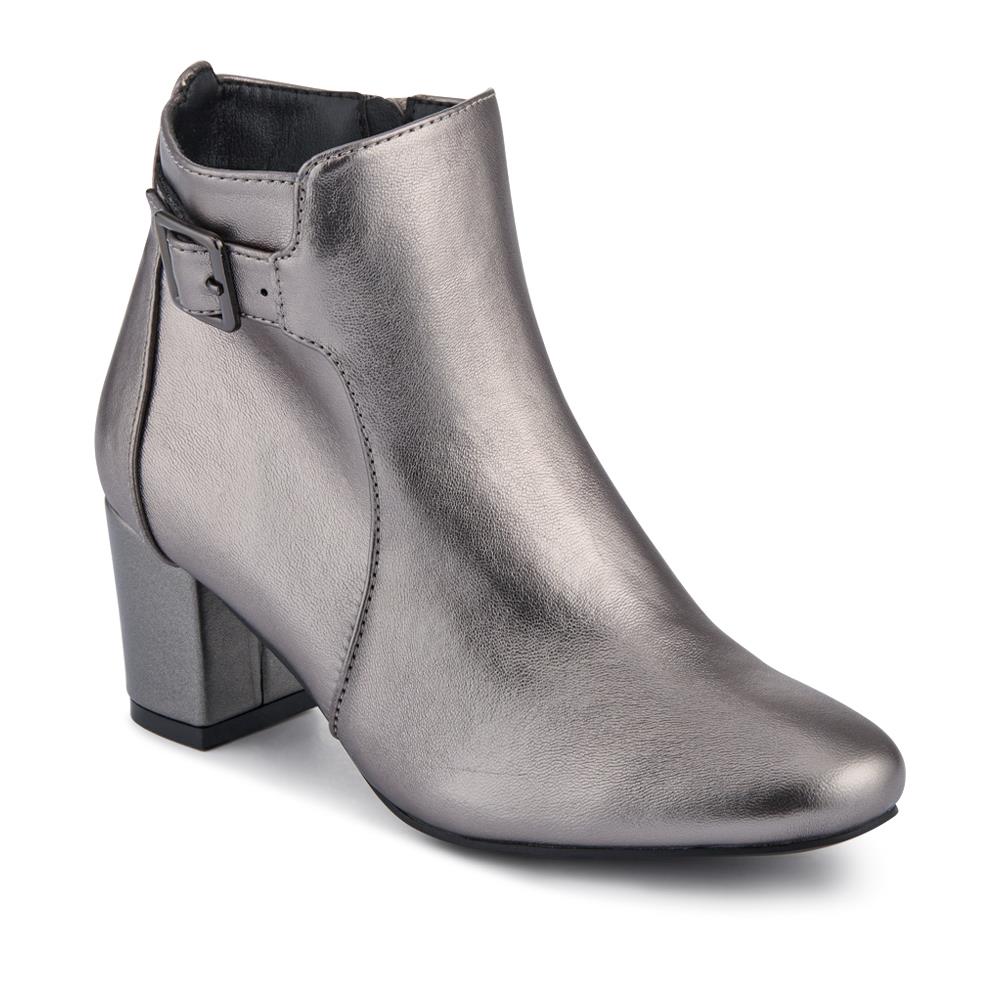 Heeled Buckle Detail Ankle Boots - WBINS38090 / 324 214