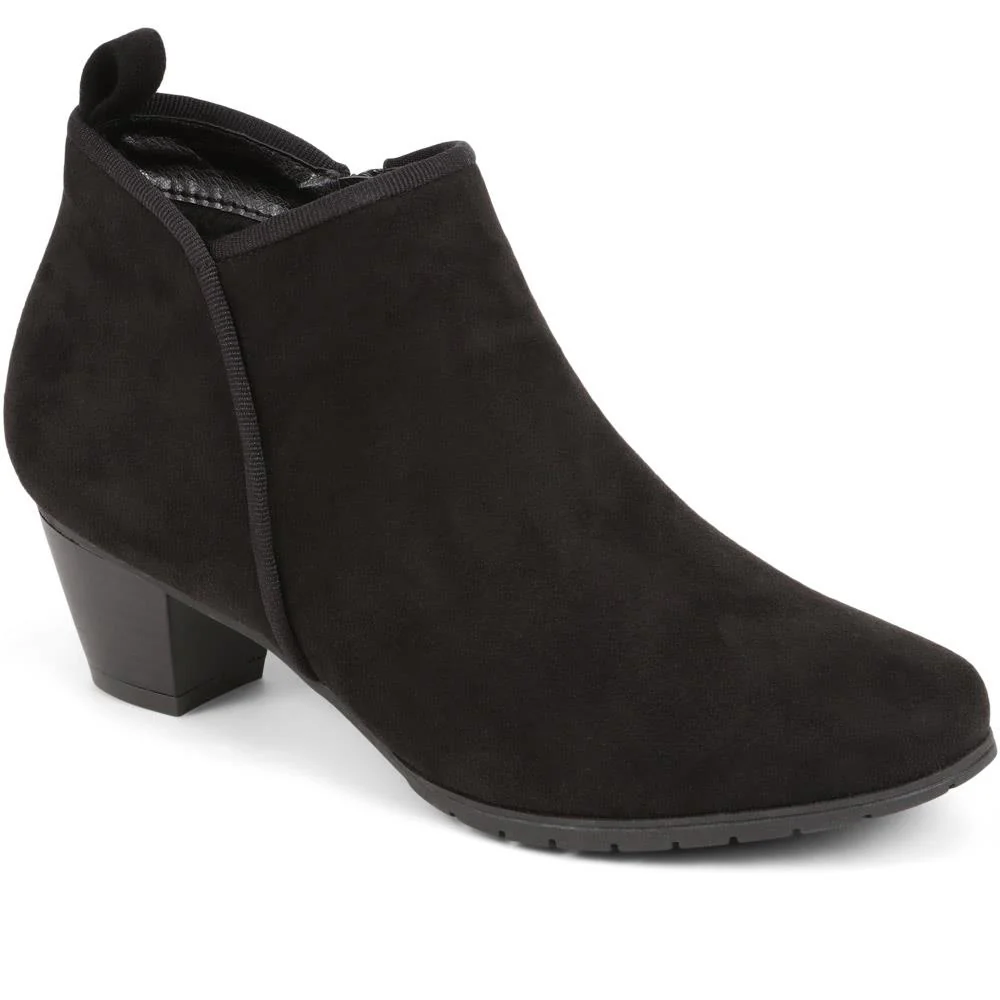 Heeled Short Ankle Boots - WBINS38005 / 324 159 - Image 2