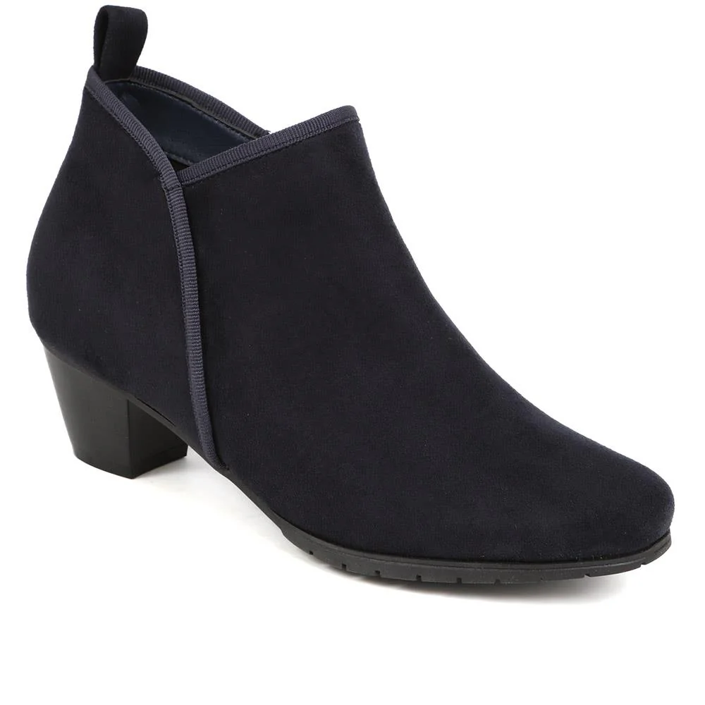 Heeled Short Ankle Boots - WBINS38005 / 324 159 - Navy