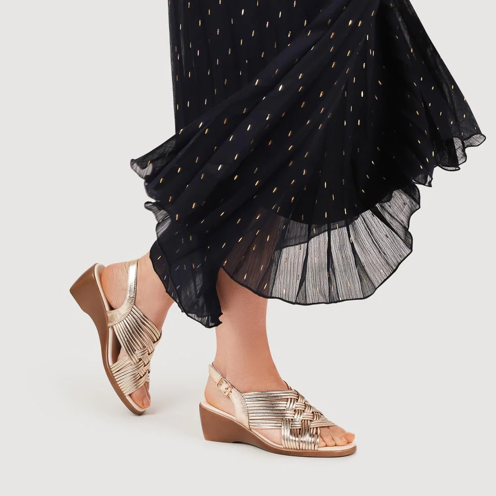 High Wedge-Heeled Sandals - WOIL41048 / 327 232 - Gold - Image 5