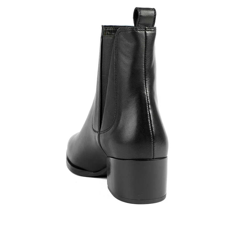 Kori Leather Blocked-Heeled Chelsea Boots - KORI / 328 086 - Black Leather - Image 4