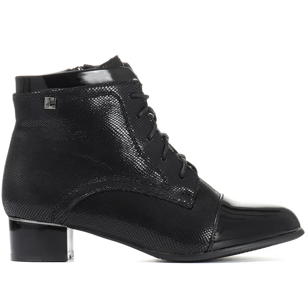 Wide Fit Lace-Up Ankle Boots - WLIG28002 / 313 125 - Black - Image 2